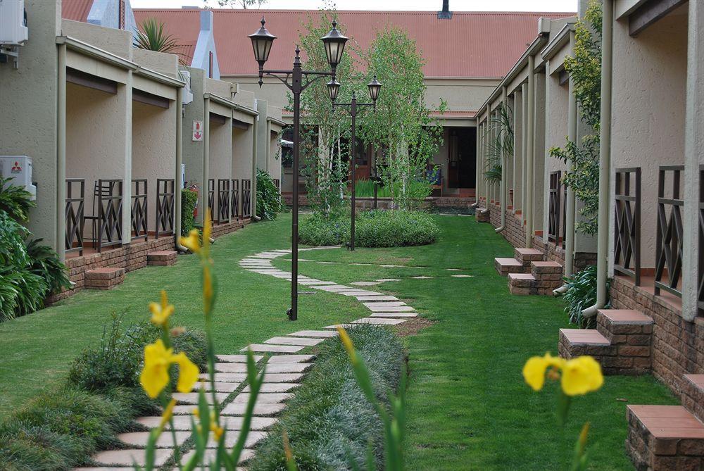 Afrique Boutique Hotel O.R. Tambo Boksburg Exterior photo